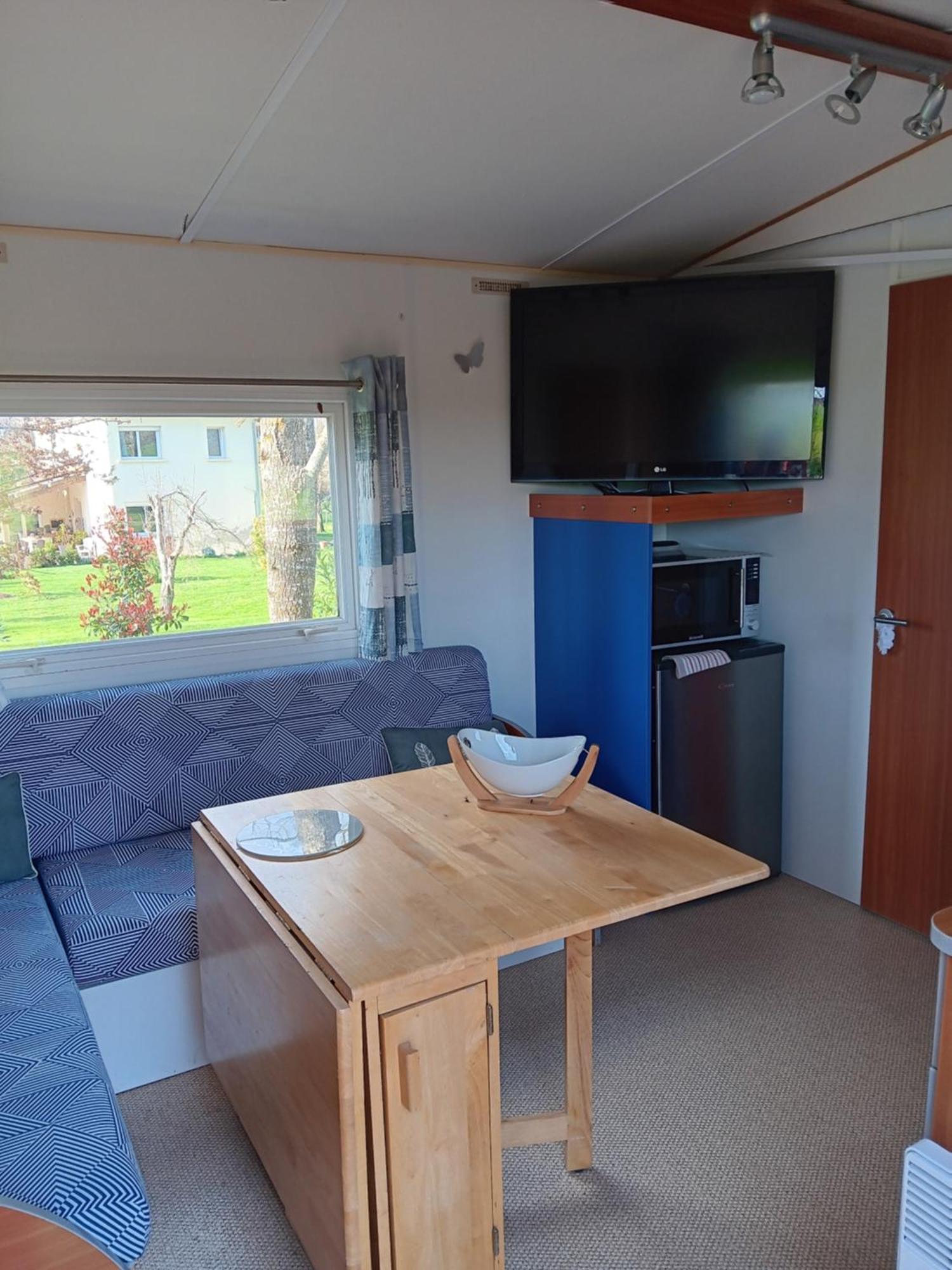 Mobilhome Cosy Au Calme De La Campagne Lombez Exterior photo